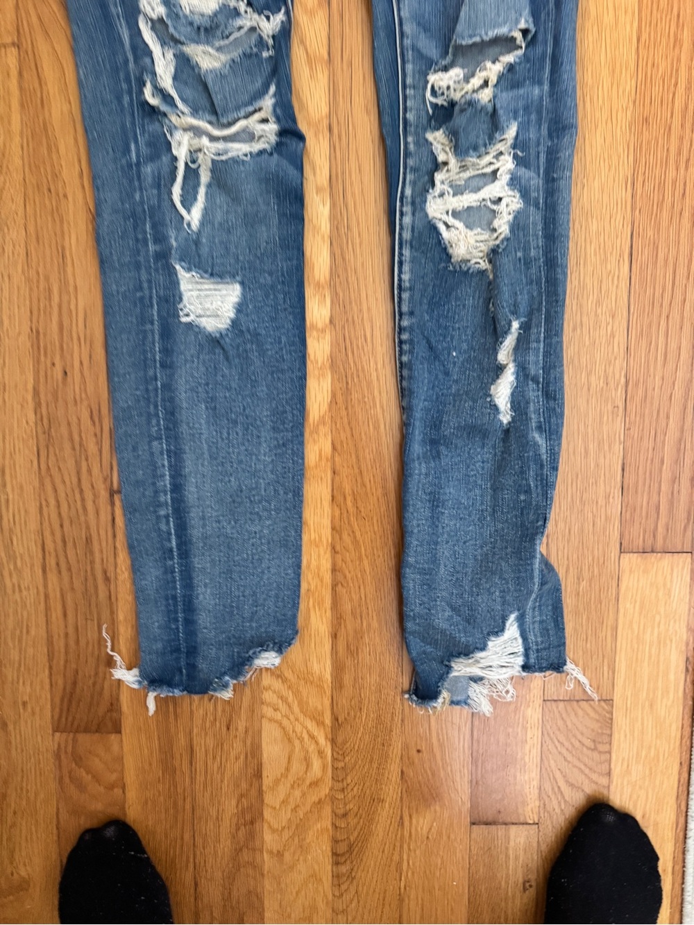 American Eagle Outfitters Women's Ripped Skinny Jeans in Dark Blue - Picture 2 of 7